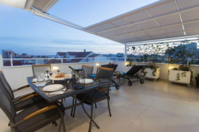 Luxury 3 bedroom Penthouse - terrace and city view